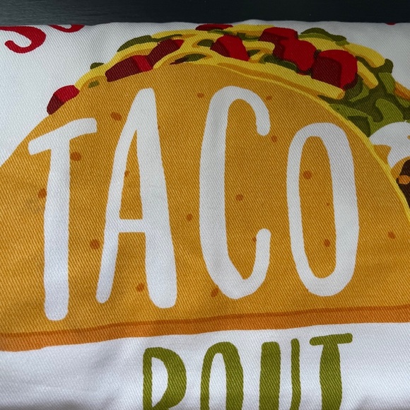 “Give ’Em Something to Taco ’Bout” Apron – Funny Cotton Kitchen Gift NWT One Siz - Picture 2 of 4